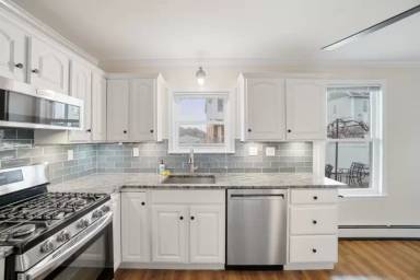 Main picture of 93 Foster St