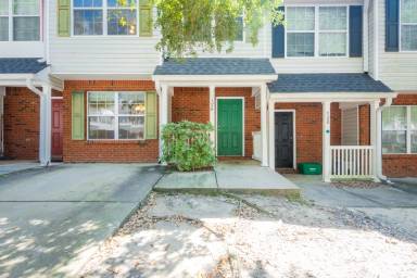 Main picture of 126 Swaying Pine Ct