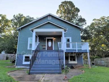 Main picture of 1194 Woodland Avenue Southeast