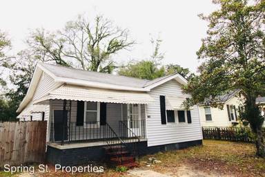 Main picture of 2704 E Surrey Dr