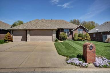 Main picture of 1739 W Village Ln