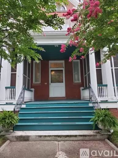 Main picture of 324 Colonial Ave
