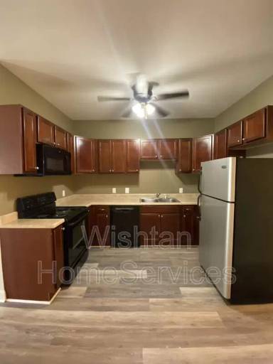 Main picture of 600 W Elting St