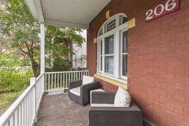 Main picture of 206 Rochelle Ave