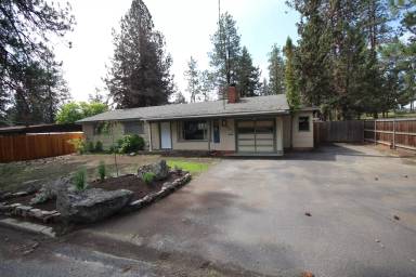 Main picture of 951 NE DeKalb Ave