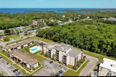 Main picture of 5541 Bay Blvd