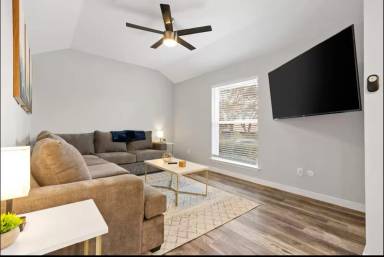 Main picture of 10668 Pagewood Dr