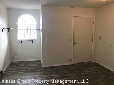 Main picture of 1100 W 30th Ave