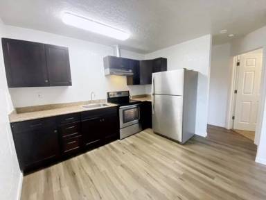 Main picture of 717 N Flower St