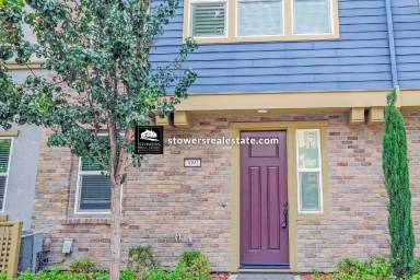 Main picture of 3092 Maguire Way