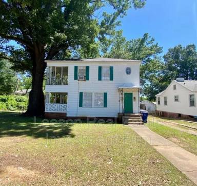 Main picture of 221 Boulevard St