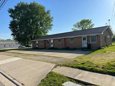 Main picture of 707 N Center St