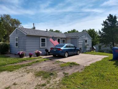 Main picture of 114 N Riley St