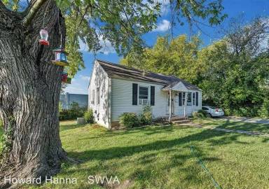 Main picture of 840 Queen Ave NW
