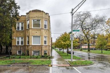 Main picture of 1322 W 57th St
