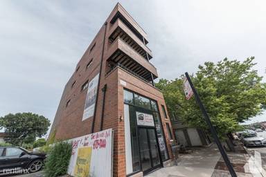 Main picture of 2248 W Irving Park Rd