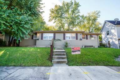 Main picture of 2841 E 19th St