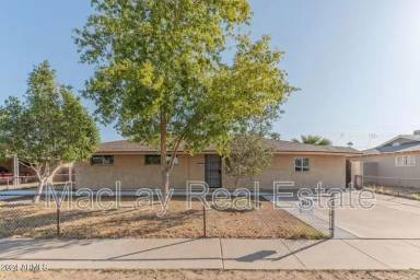 Main picture of 2625 N 40th Dr