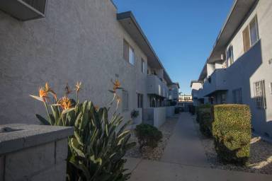 Main picture of 8337 Cedros Ave