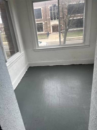 Main picture of 3017 W Buena Vista St