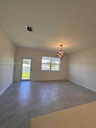 Main picture of 2265 SE 30th St