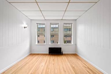 Main picture of 1440 W Howard St