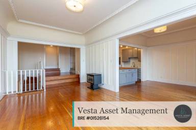 Main picture of 301 Corbett Ave