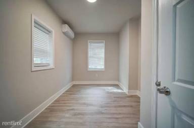 Main picture of 2822 N Taney St