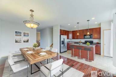 Main picture of 4658 Woodland Ave