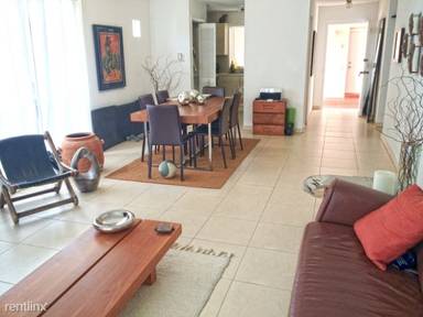 Main picture of 131 Antiquera Ave