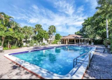 Main picture of 6040 Glendale Dr