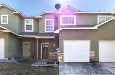 Main picture of 5012 Flipper Dr