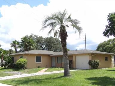 Main picture of 1030 Saxon Blvd