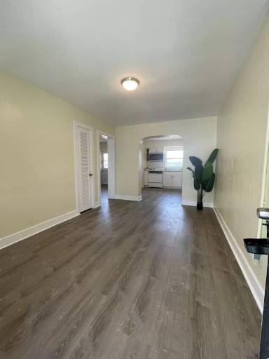 Main picture of 73 Road Ave