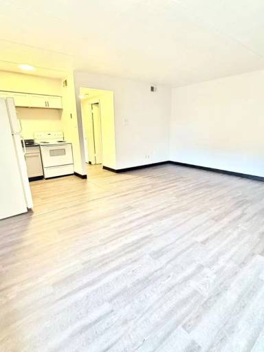 Main picture of 460 South Ave