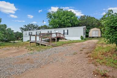 Main picture of 4940 Peachtree Cir