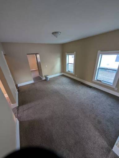 Main picture of 834 W 22nd St