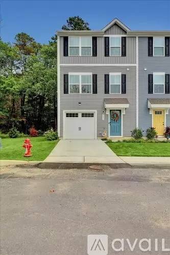 Main picture of 1001 Cyprus Ct