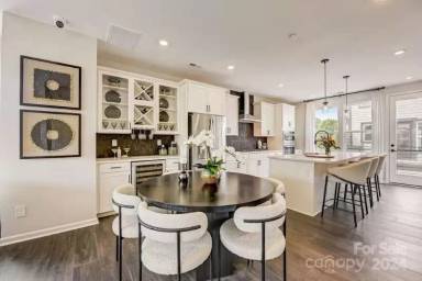 Main picture of 203 Tamala St