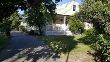 Main picture of 627 Rose Ave