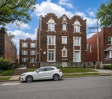 Main picture of 4256-58 Botanical Ave
