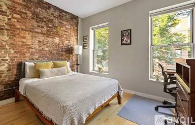 Main picture of 524 Saint Johns Pl