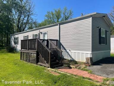 Main picture of 225 Indian Hollow Rd