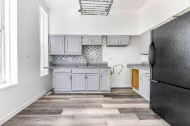 Main picture of 901 W 19th St