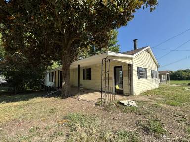 Main picture of 326 N Main St