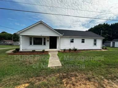 Main picture of 1101 Woodlawn St