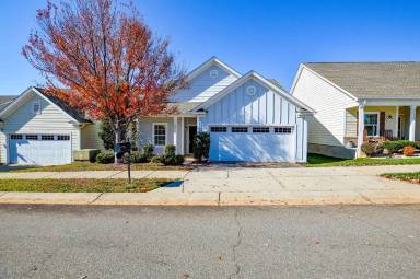 Main picture of 27415 Cinderella Cir