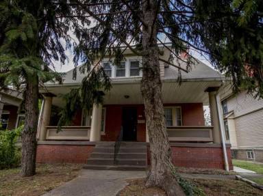 Main picture of 2263 Summit St