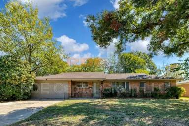 Main picture of 5625 Wales Ave