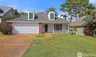 Main picture of 7230 N Cypress Ave